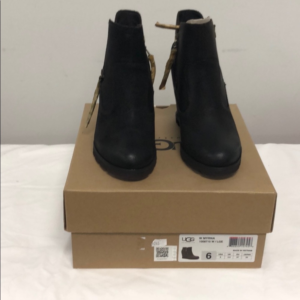 UGG-Myrna-Dark Brown